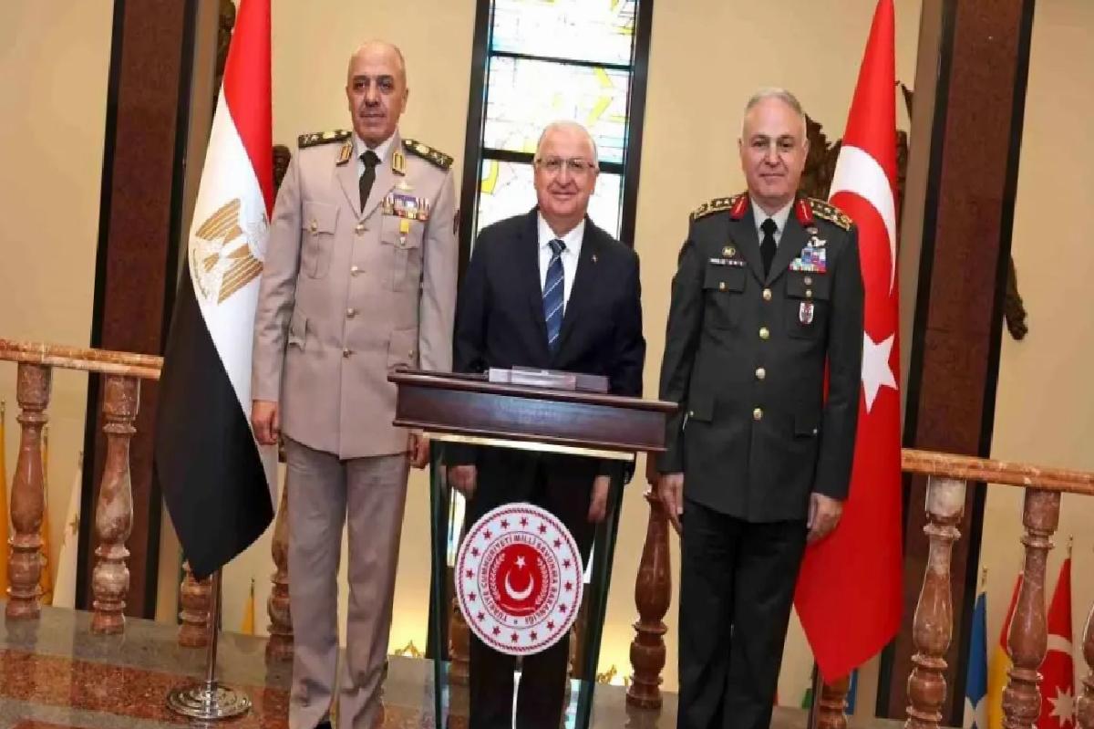 Mısır Genelkurmay Başkanı Türkiye’de