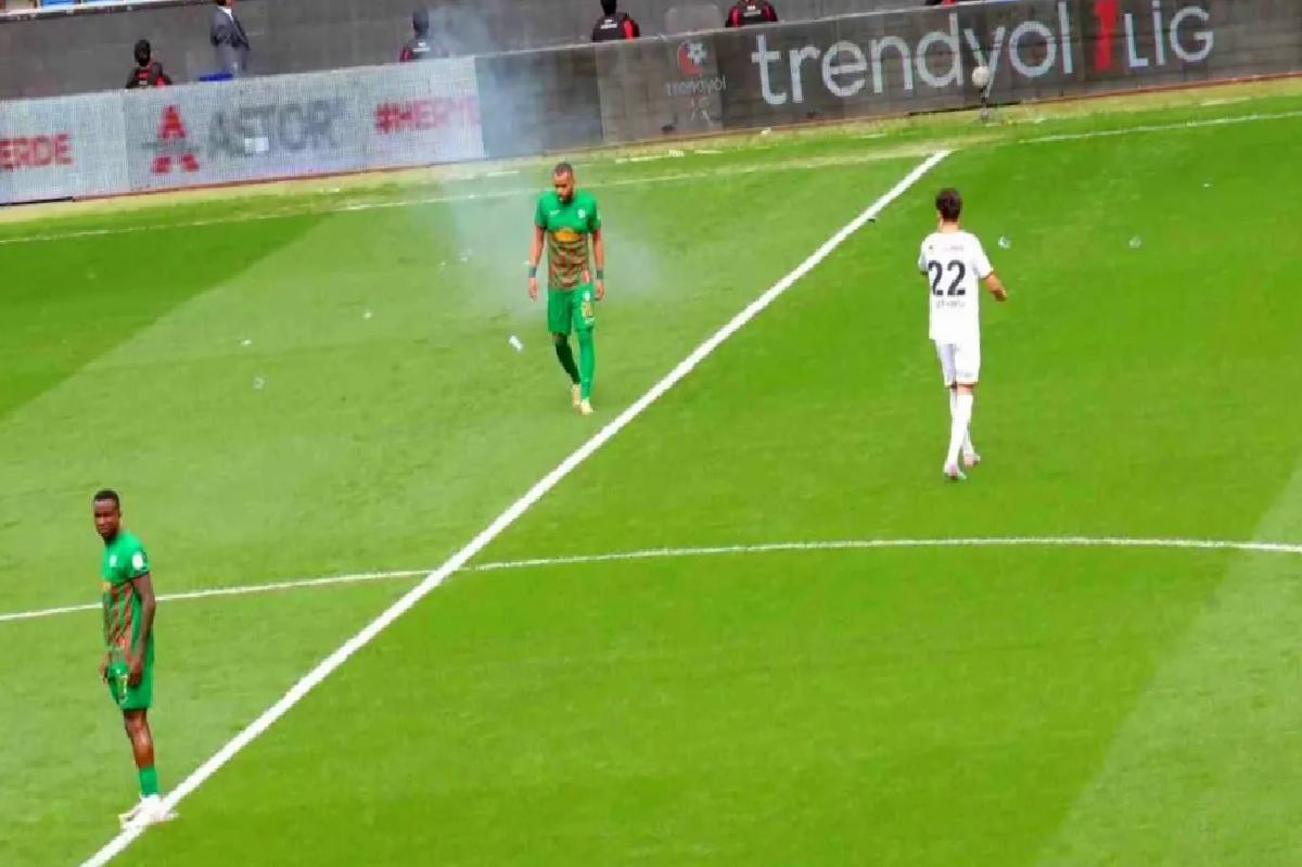 MKE Ankaragücü-Amed Maçı Olaylı Başladı