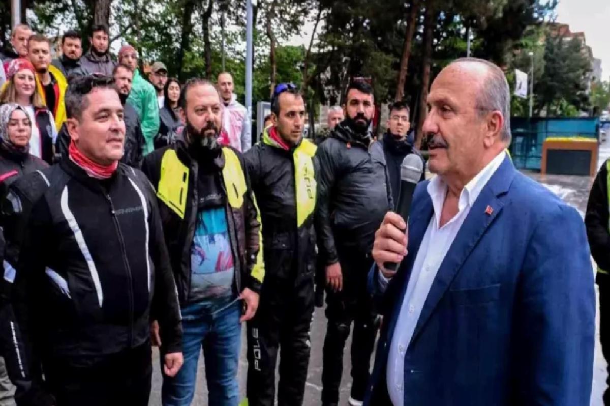 Motosiklet Tutkunları Türk Bayrağını Samsun’a Taşıyor