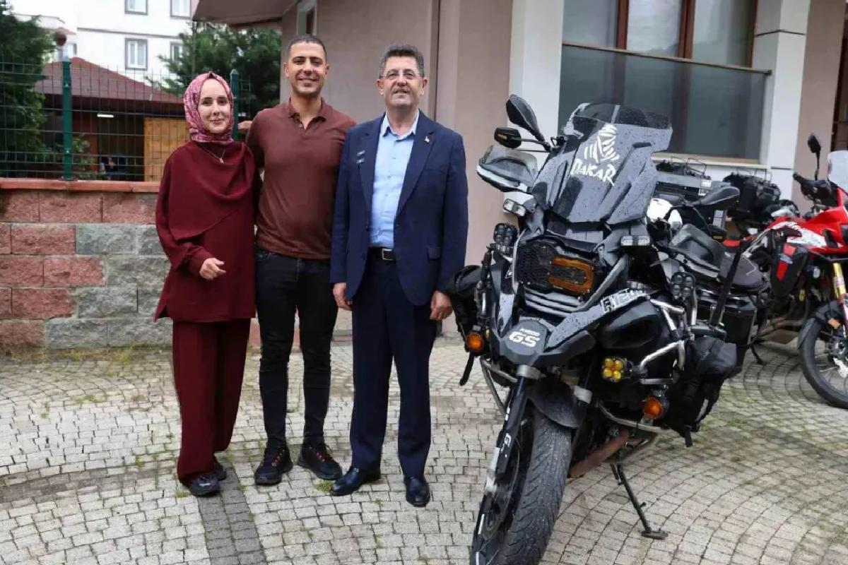Motosikletle Umreye Giden Çift 25 Gün Sonra Dönüş Yaptı