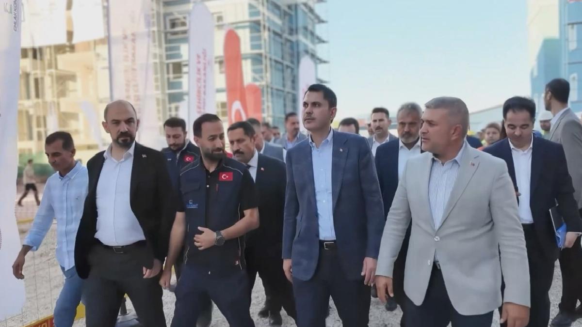 Murat Kurum, 1 Mayıs bildirisinde sarsıntı bölgesinde çalışan emekçilere yer verdi