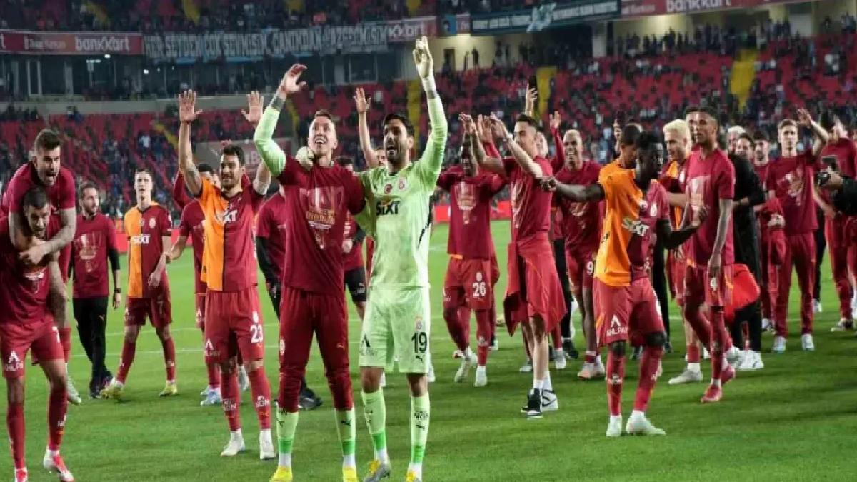Muslera, 18. Kupasını Kazandı