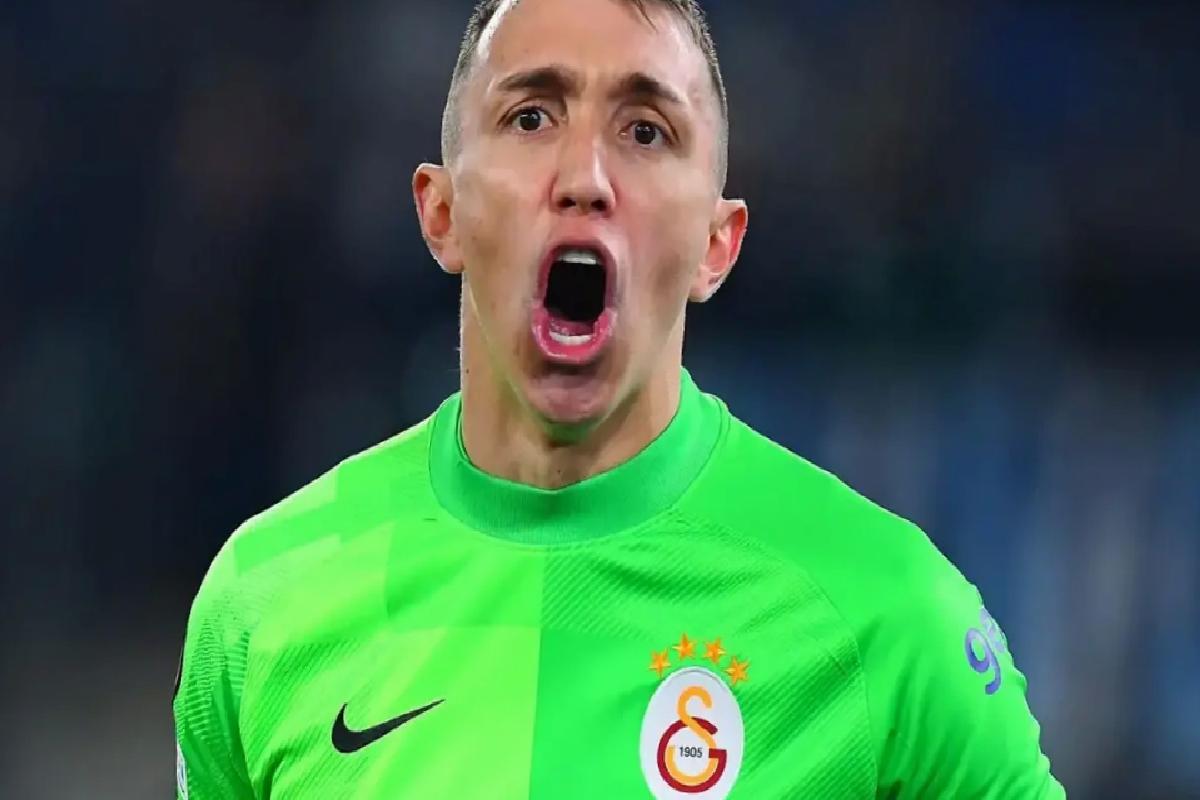 Muslera şampiyonluk maçında penaltı attı
