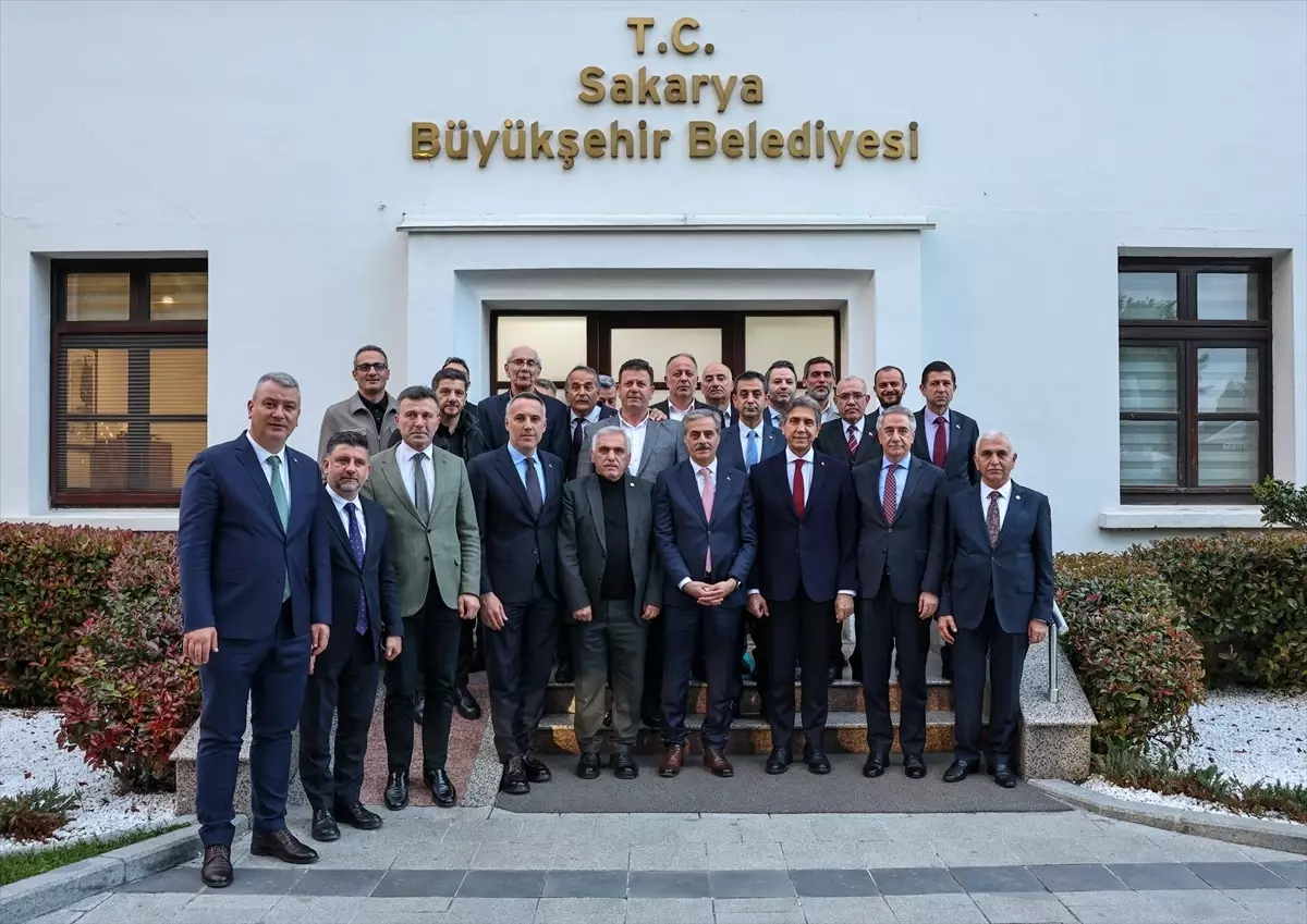Mustafa Demir, Sakarya’da Kentsel Dönüşüm Görüşmeleri Yaptı