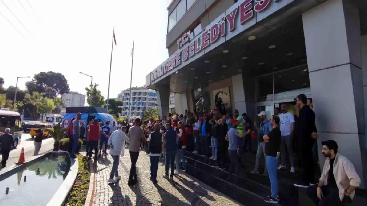 Narlıdere Belediyesi Personelleri Grevde