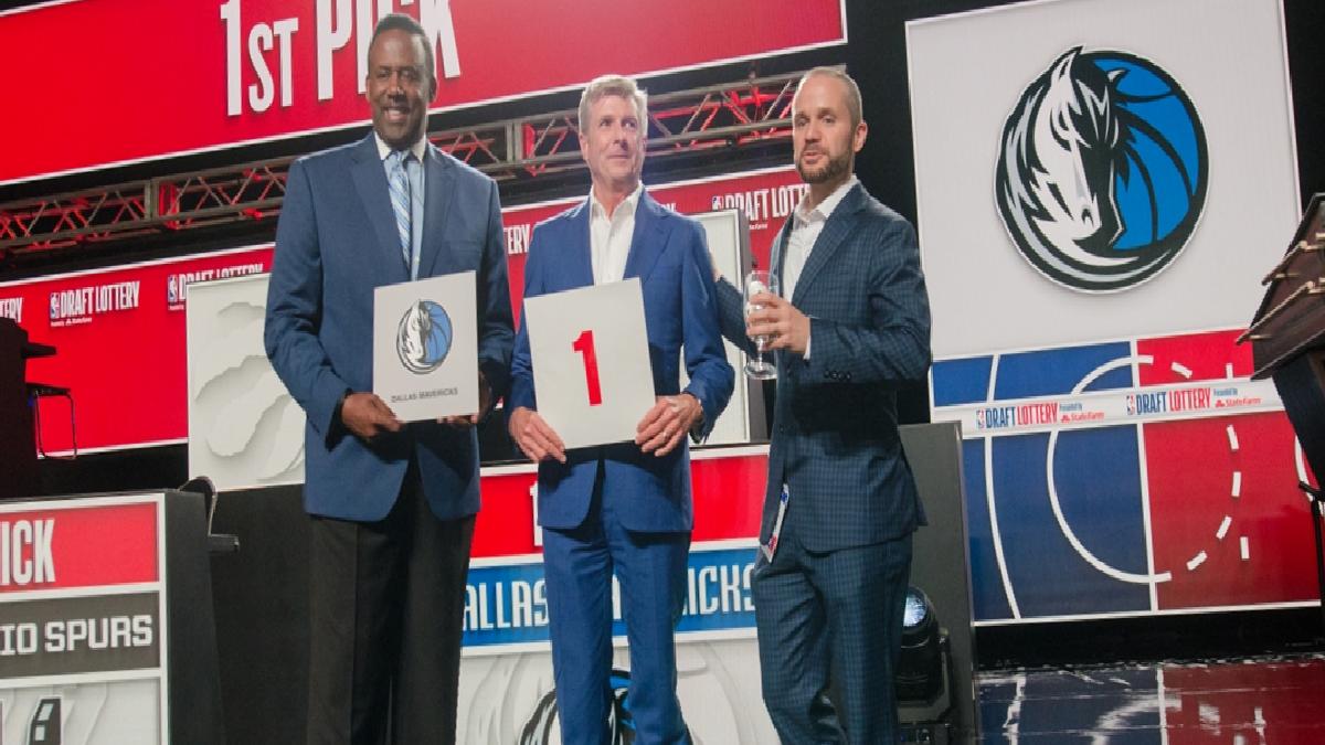 NBA draftında ilk sıradan seçimi Dallas Mavericks yapacak