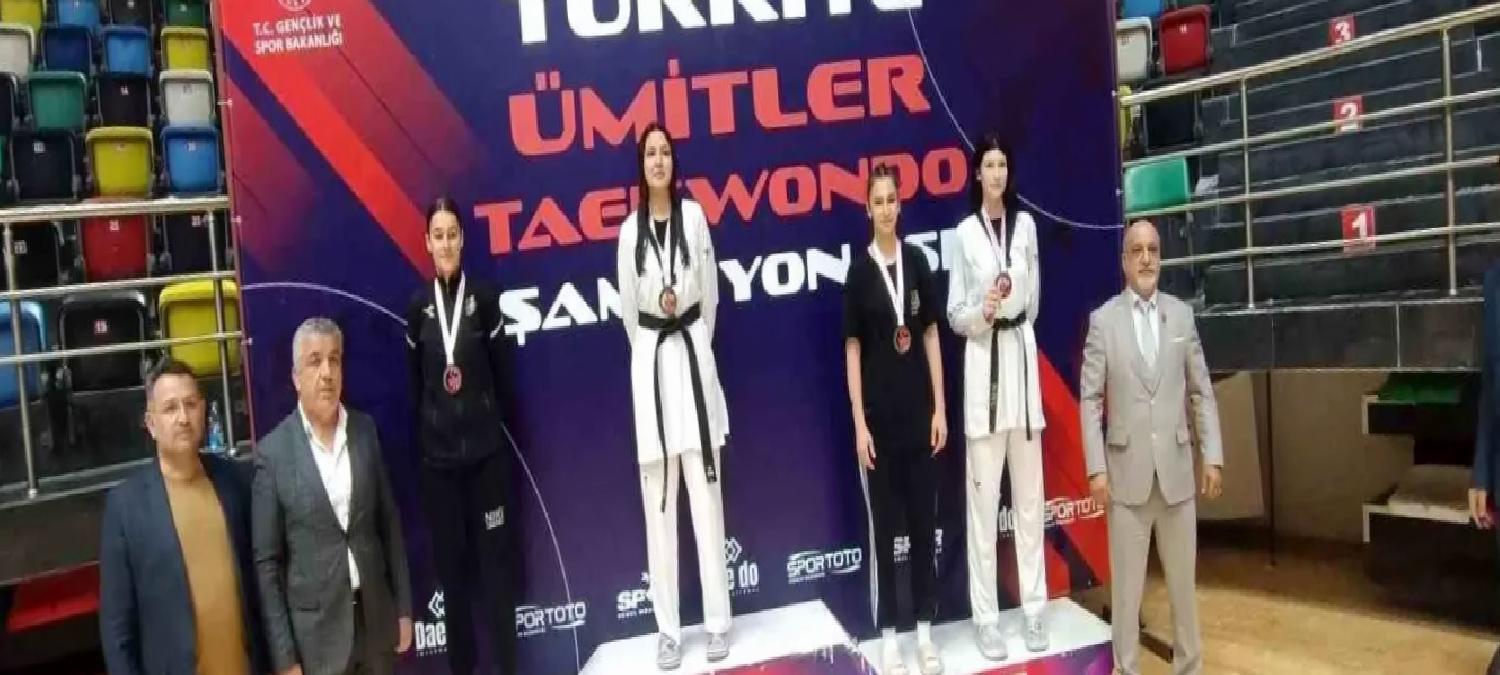 Nida Parıltı Çene, Tekvando Şampiyonası’nda 3. oldu