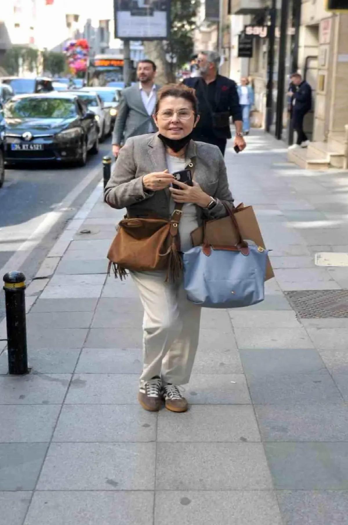 Nilüfer, Nişantaşı’nda Maskeyle Görüntülendi