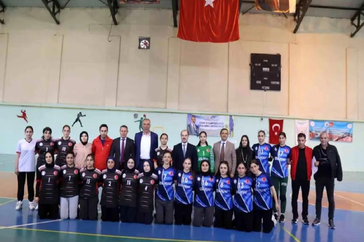 Oltu’da Hentbol Heyecanı