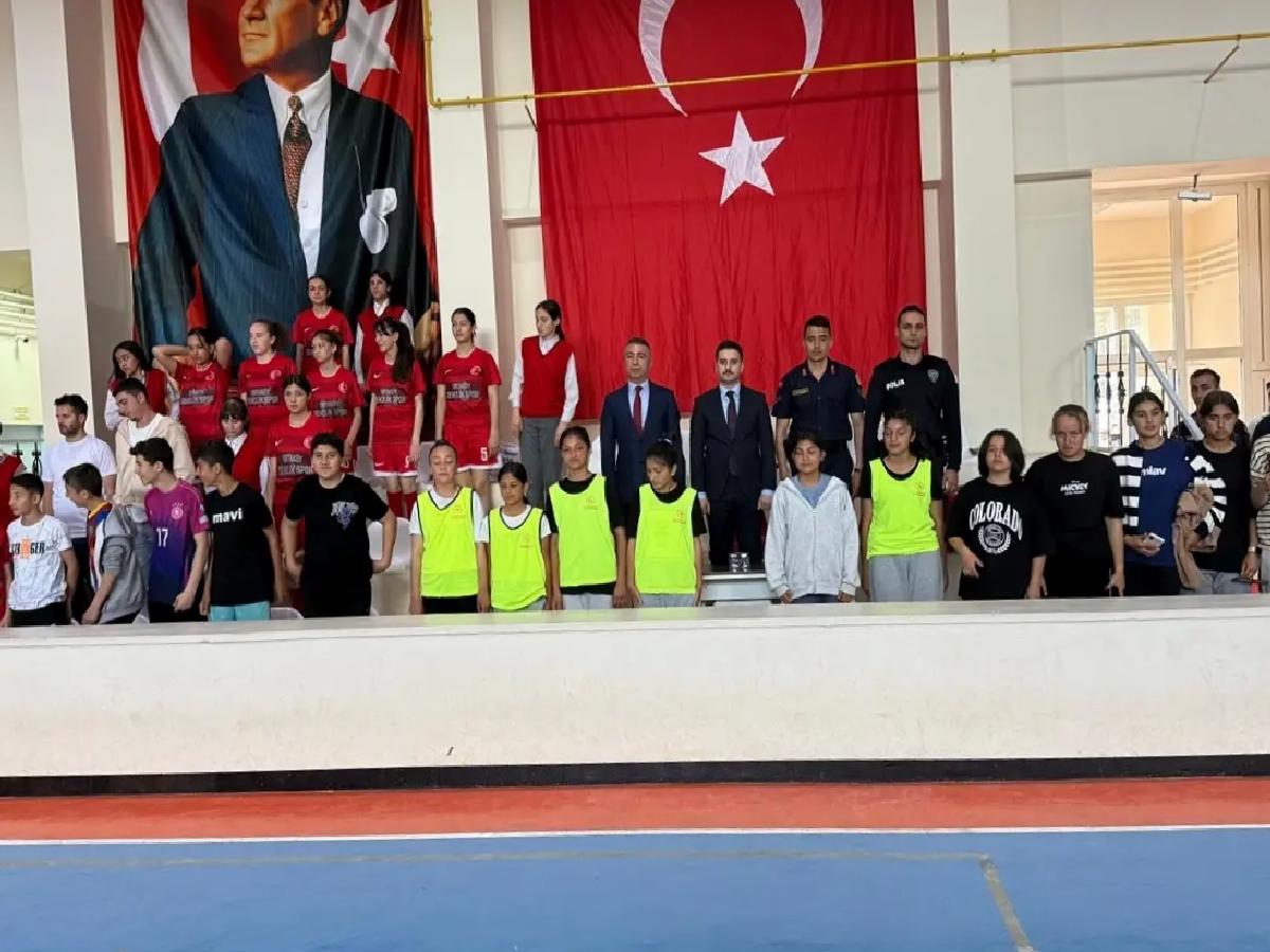 Ortaköy ilçesinde voleybol turnuvası düzenlendi
