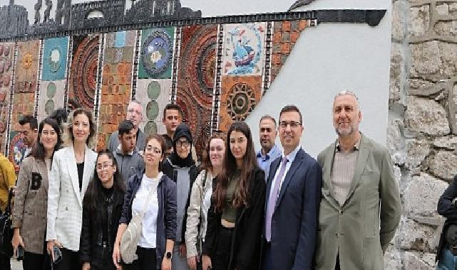 Özel ihtiyaçlı bireylerden 770 modüllük seramik pano