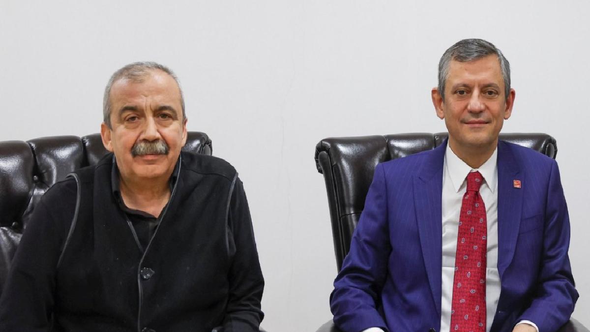 Özgür Özel’den Sırrı Süreyya Başkan için taziye bildirisi