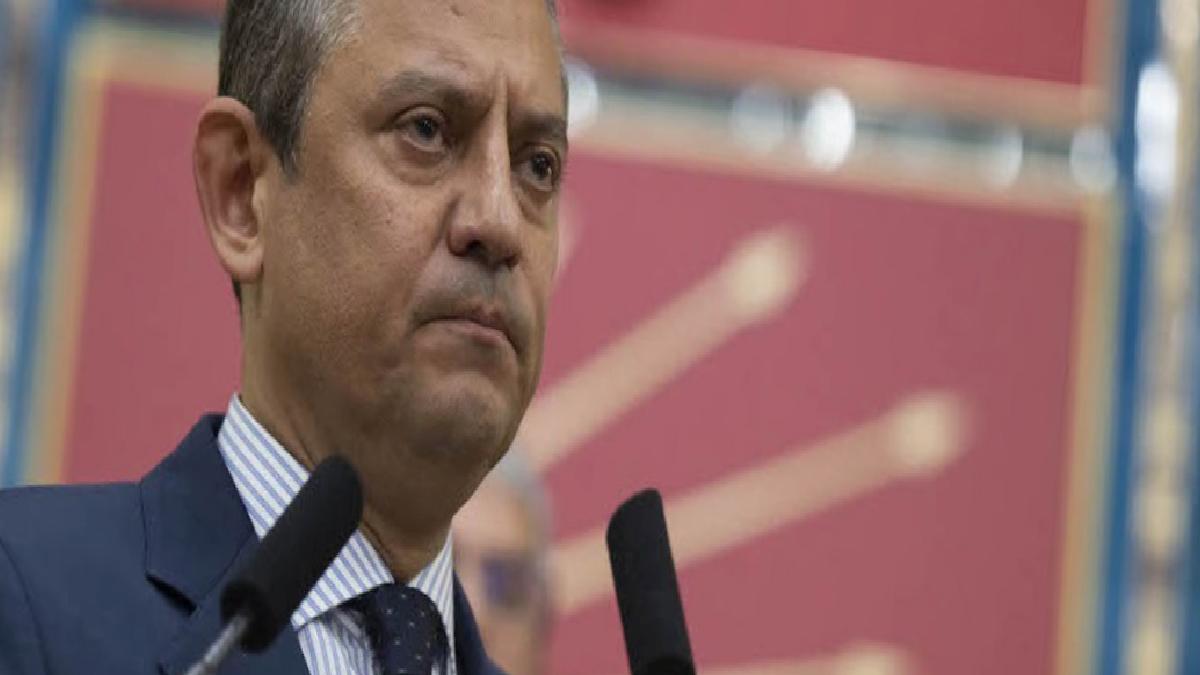 Özgür Özel’in Konya mitinginde, Konyalı olmaması dikkat çekti