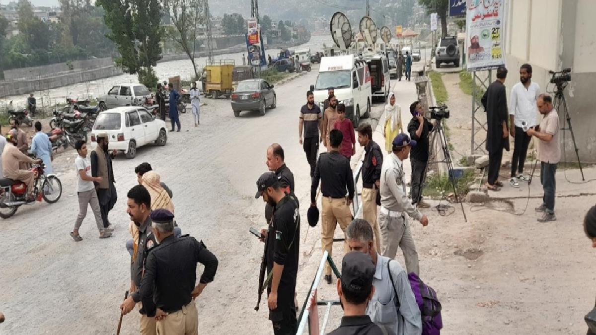 Pakistan, askeri akınları protesto etmek için Hindistan maslahatgüzarını çağırdı