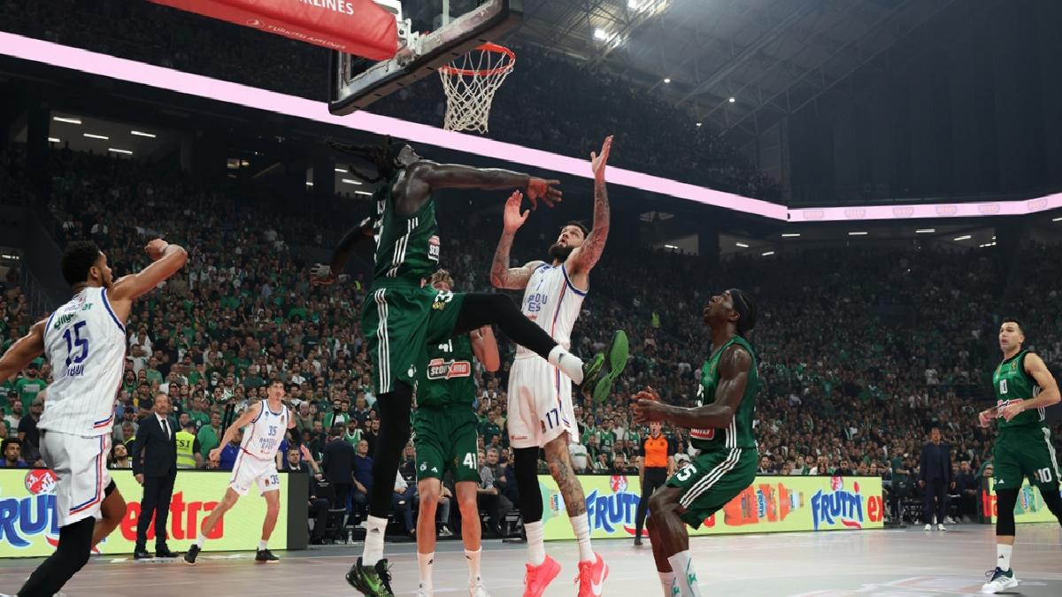 Panathinaikos son maçta Anadolu Efes’i yıktı