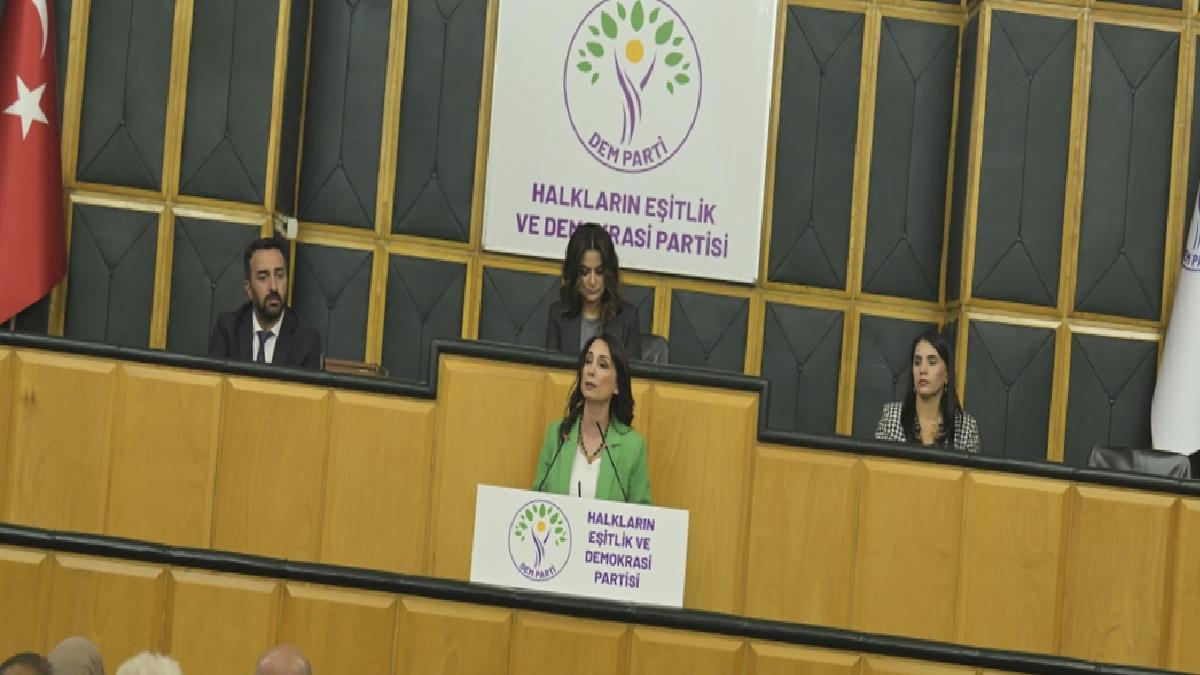 PKK’nın fesih kararından sonra DEM Parti MYK’sını topluyor