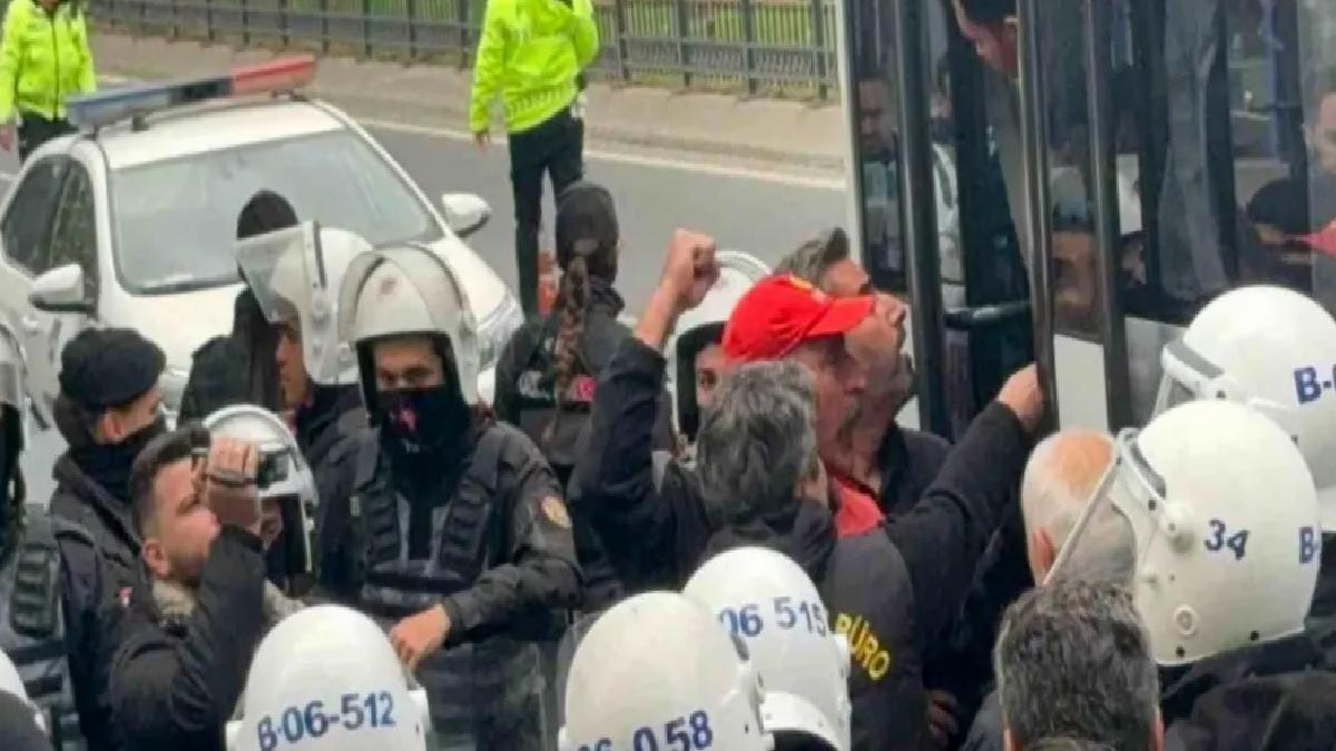 Polis Taksim’e Yürümek İsteyenleri Gözaltına Aldı