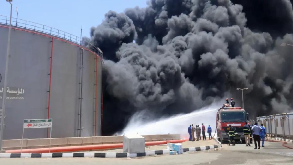 Port Sudan’da İHA Saldırısı: Patlama ve Yangın