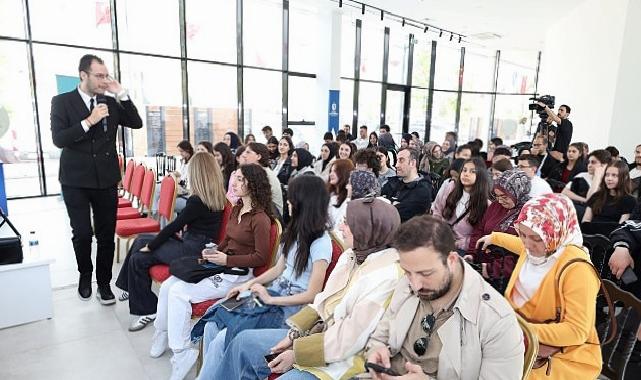 Prof. Dr. Samur, gençlerle yapay zekâyı konuştu