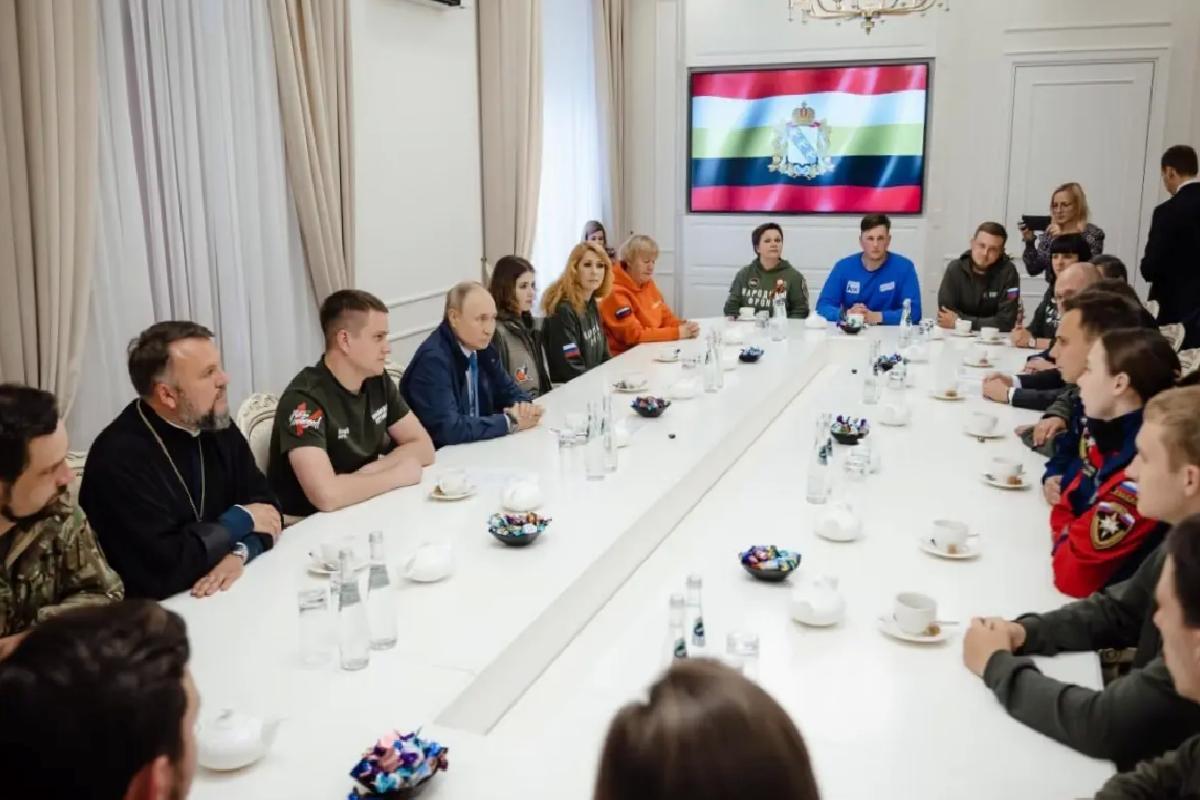 Putin, Kursk Bölgesini Ziyaret Etti