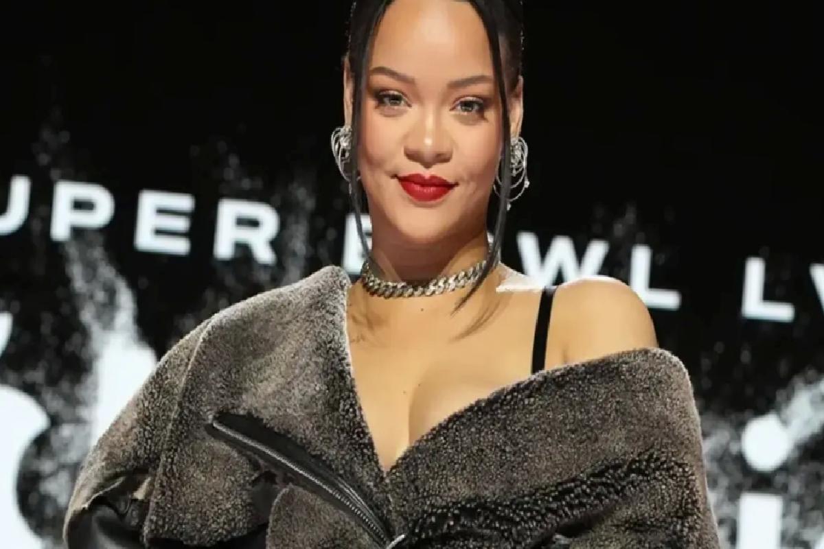 Rihanna’dan Met Gala’da sürpriz hamilelik duyurusu