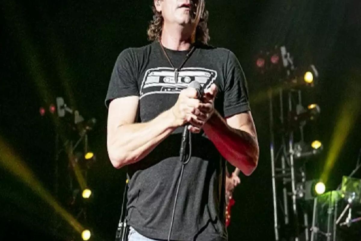 Rock dünyasından berbat haber! Brad Arnold dördüncü evre kanser