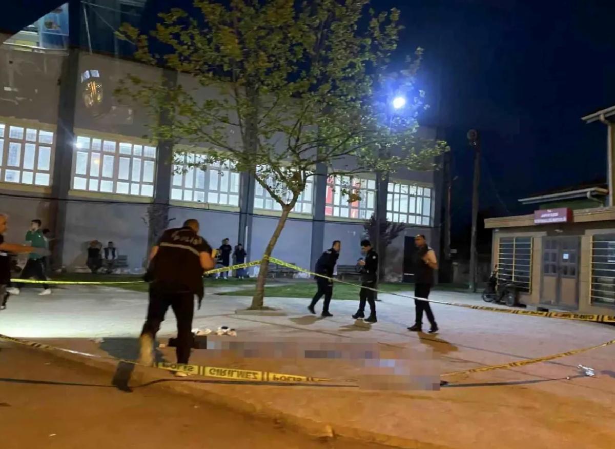 Sakarya’da Bıçaklı Arbede: 15 Yaşındaki Çocuk 17 Yaşlıyı Yaraladı