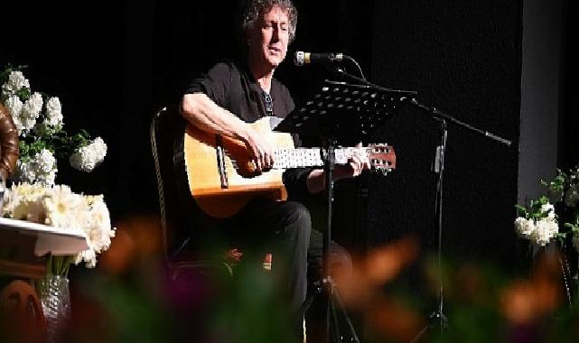Salihli’de şiire açılan pencere yine aralandı. Salihli Şiir İkindileri 11 yıl ortadan sonra 51. kere düzenlendi.