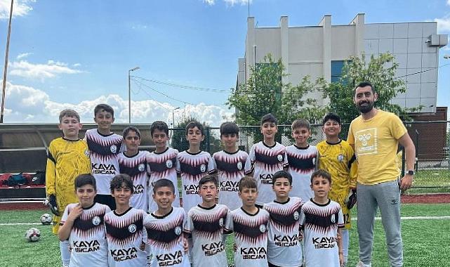 Şampiyon Burhaniye Belediyespor U-11