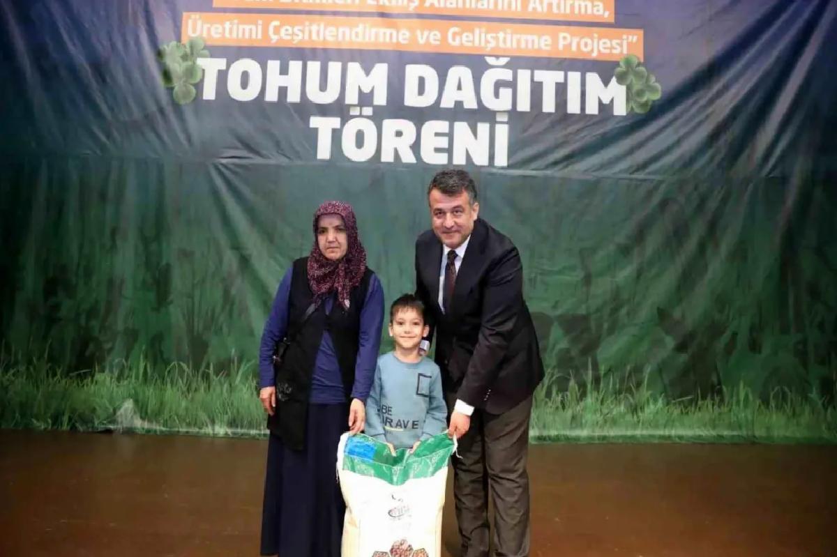 Samsun’da Çiftçilere Tohum Dağıtımı ve Ziraî Proje Tanıtımı