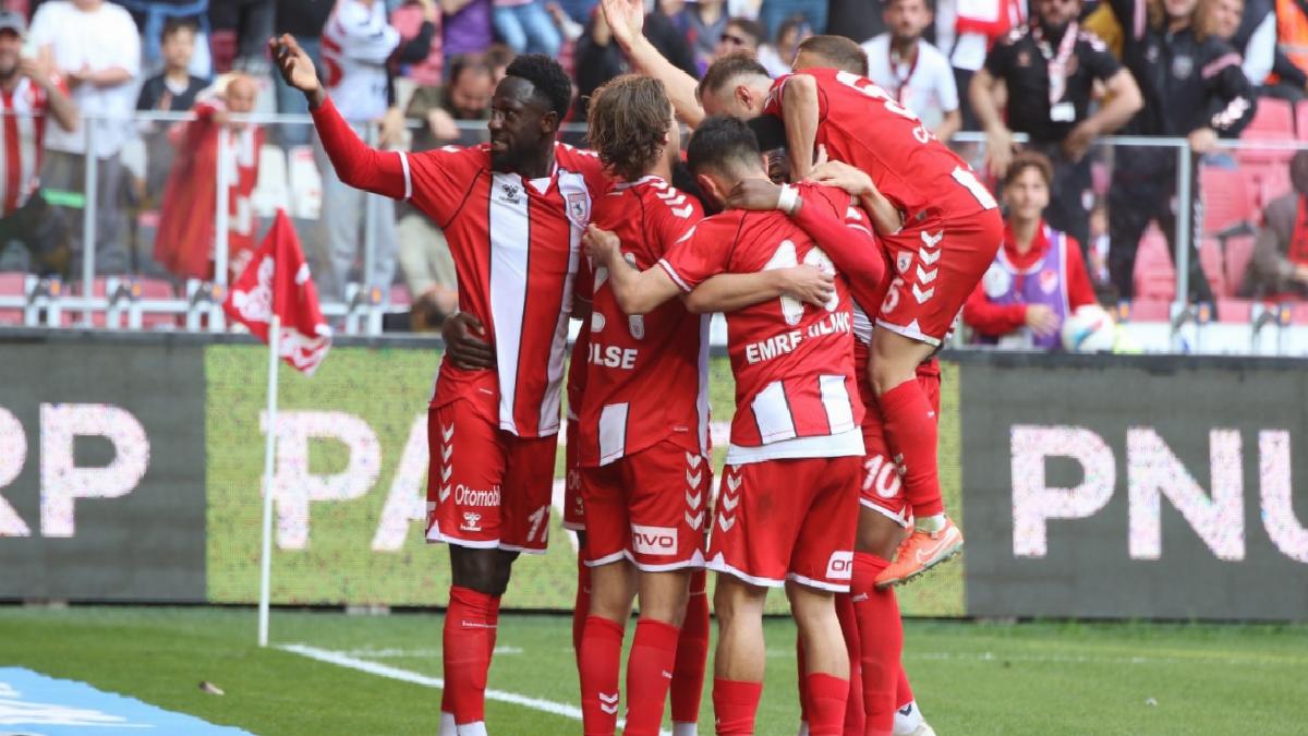 Samsunspor: Ligde kalma maksadımızın çok daha ötesine geçtik