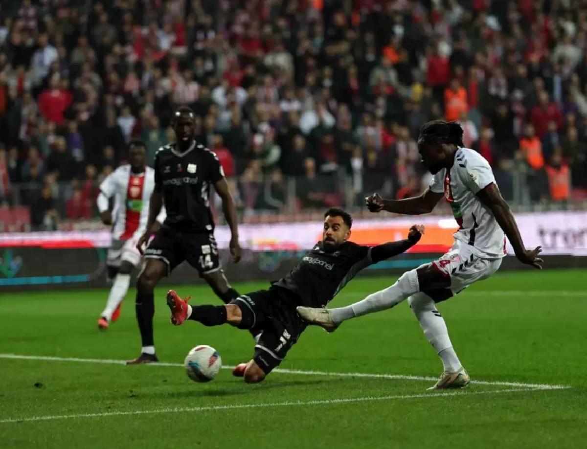 Samsunspor Meskeninde Önde