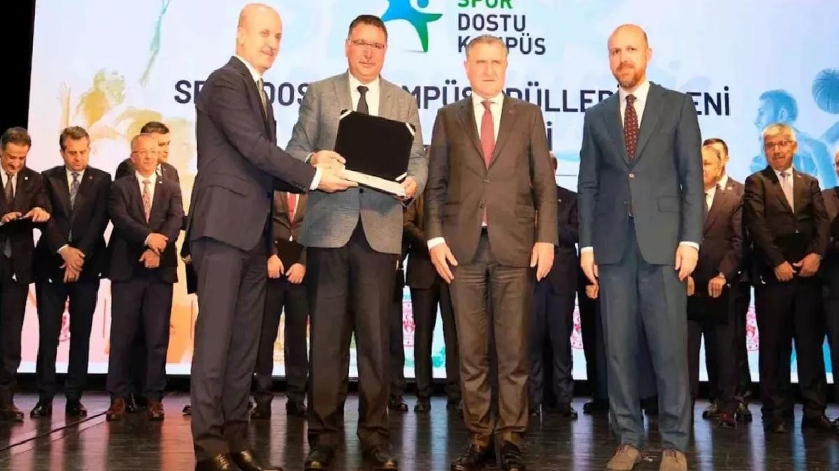 Selçuk Üniversitesi Spor Dostu Mükafatı Aldı
