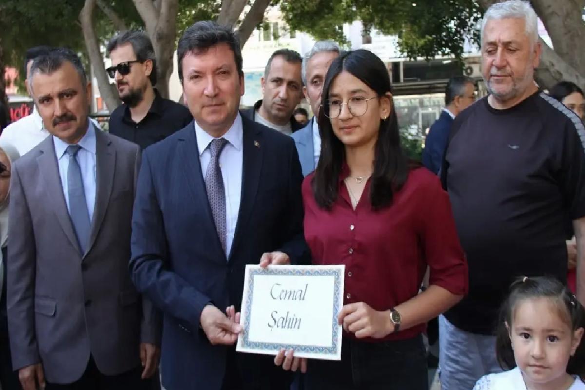 Serik’te Gençlik Haftası ve Aile Yılı münasebetiyle yürüyüş yapıldı