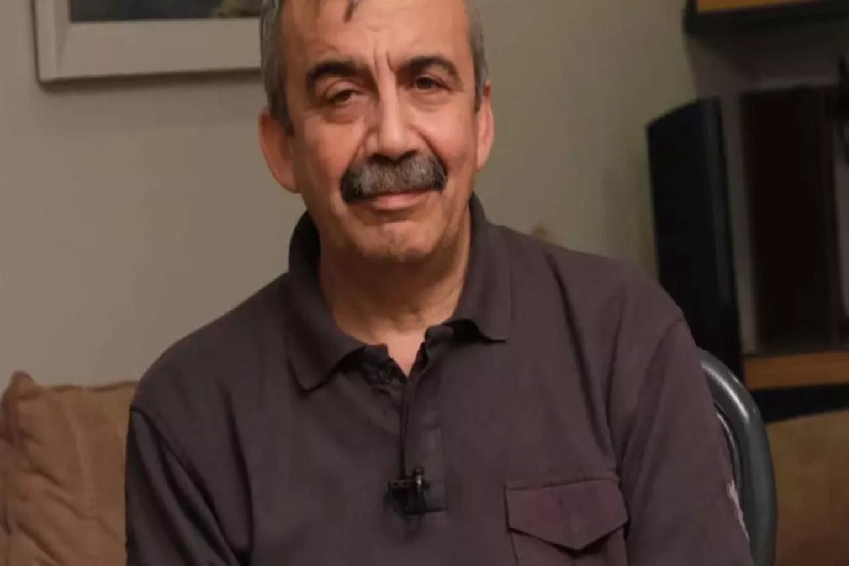Sırrı Süreyya Başkan, vasiyetini bir cenaze merasiminde açıklamış