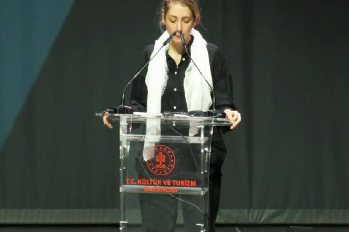 Sırrı Süreyya Öncü’nün kızı babasına yazdığı mektubu okudu