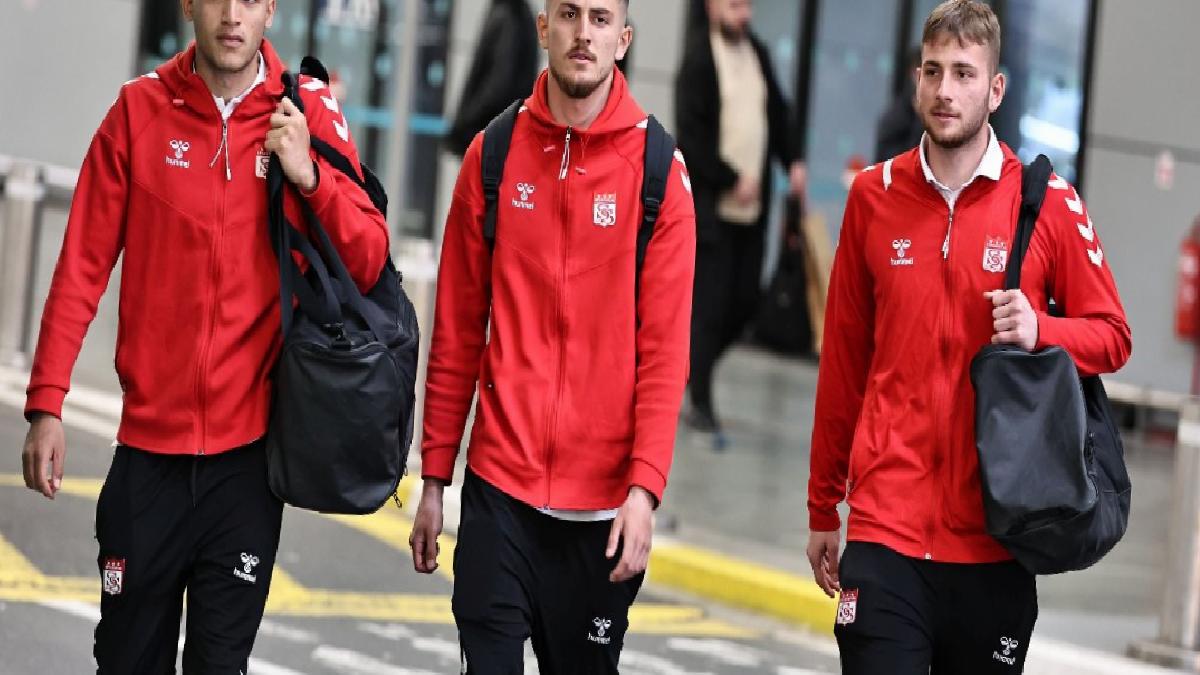 Sivasspor, Galatasaray maçı için İstanbul’da