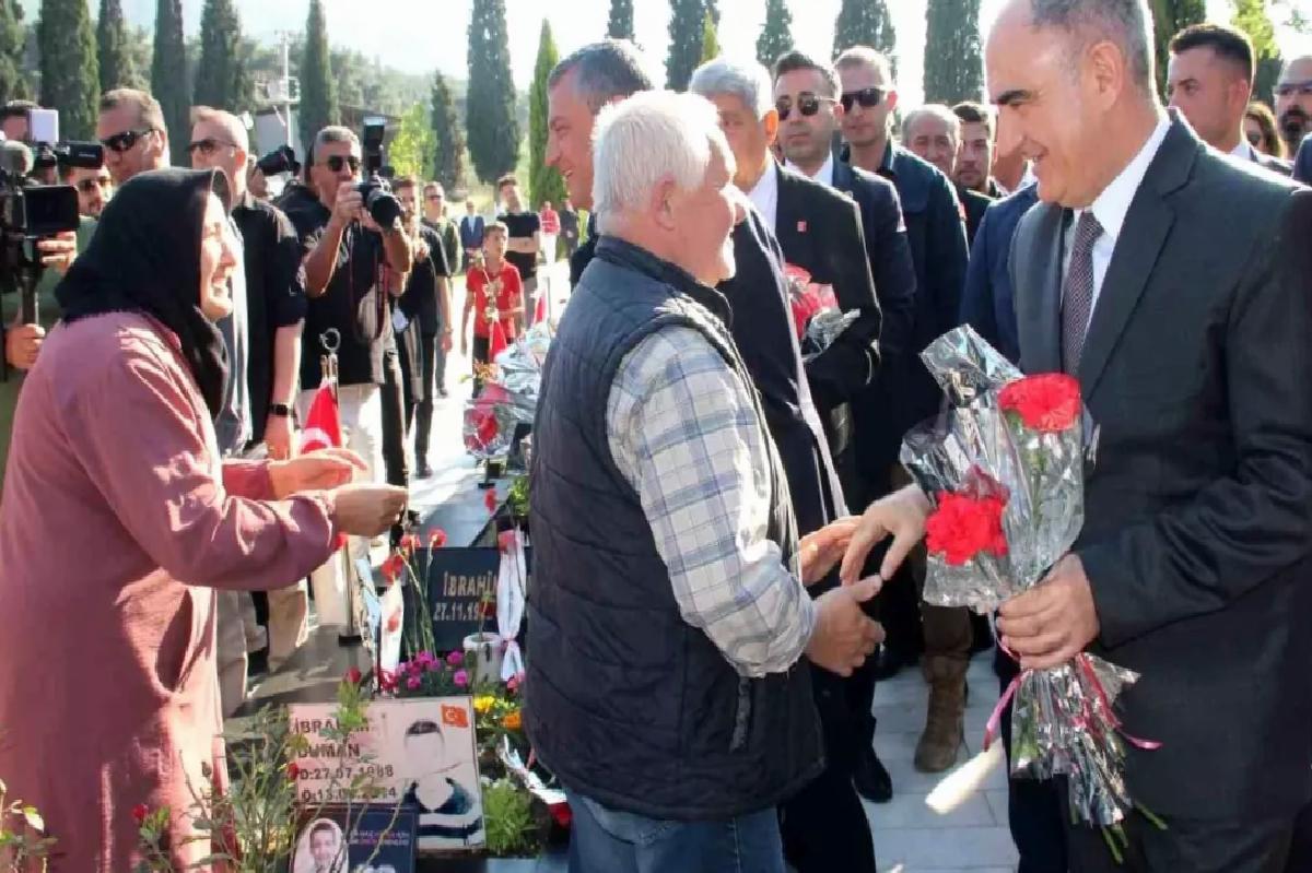 Soma faciasının 11. yılında 301 madenci mezarları başında anıldı