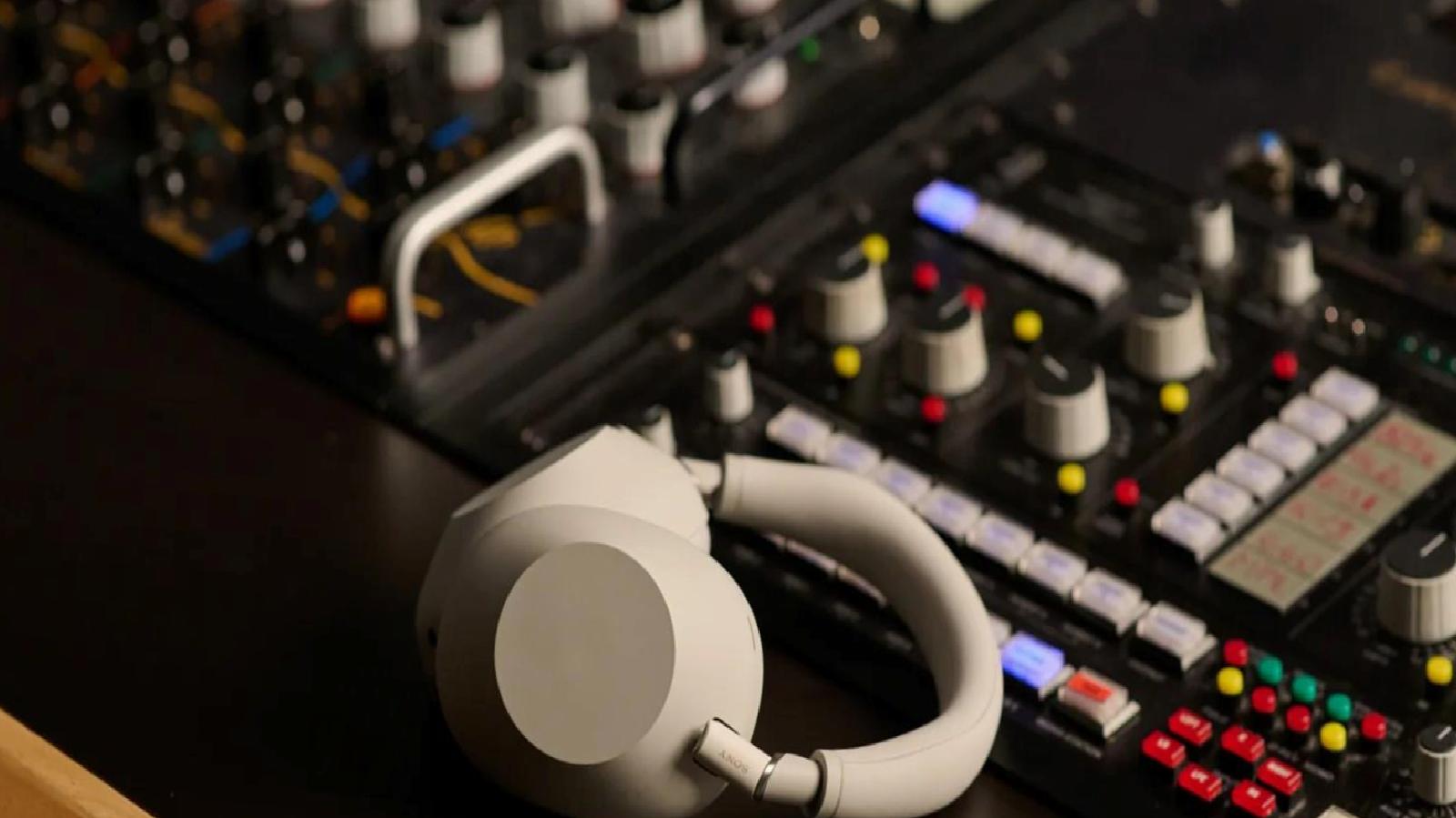 Sony, gelişmiş gürültü engelleme özellikli kulaklığını “WH-1000XM6” tanıttı