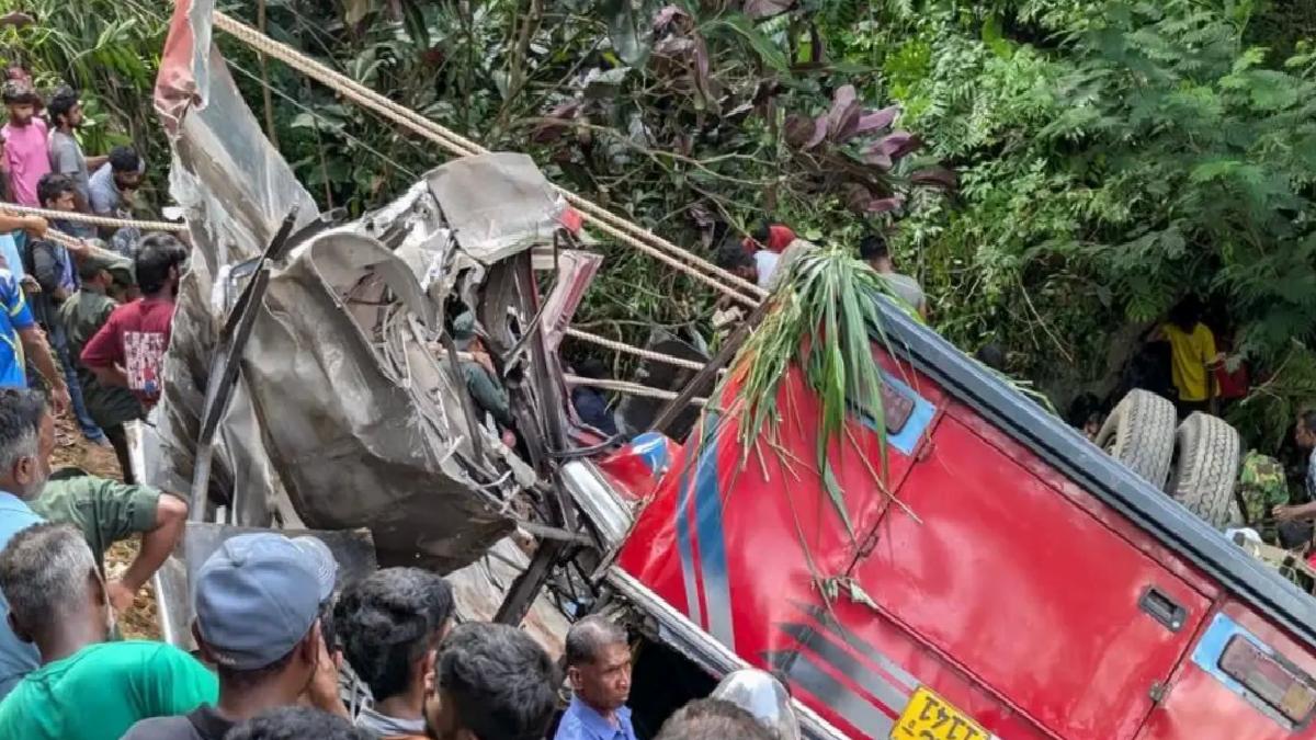 Sri Lanka’da Kazada 20 Meyyit