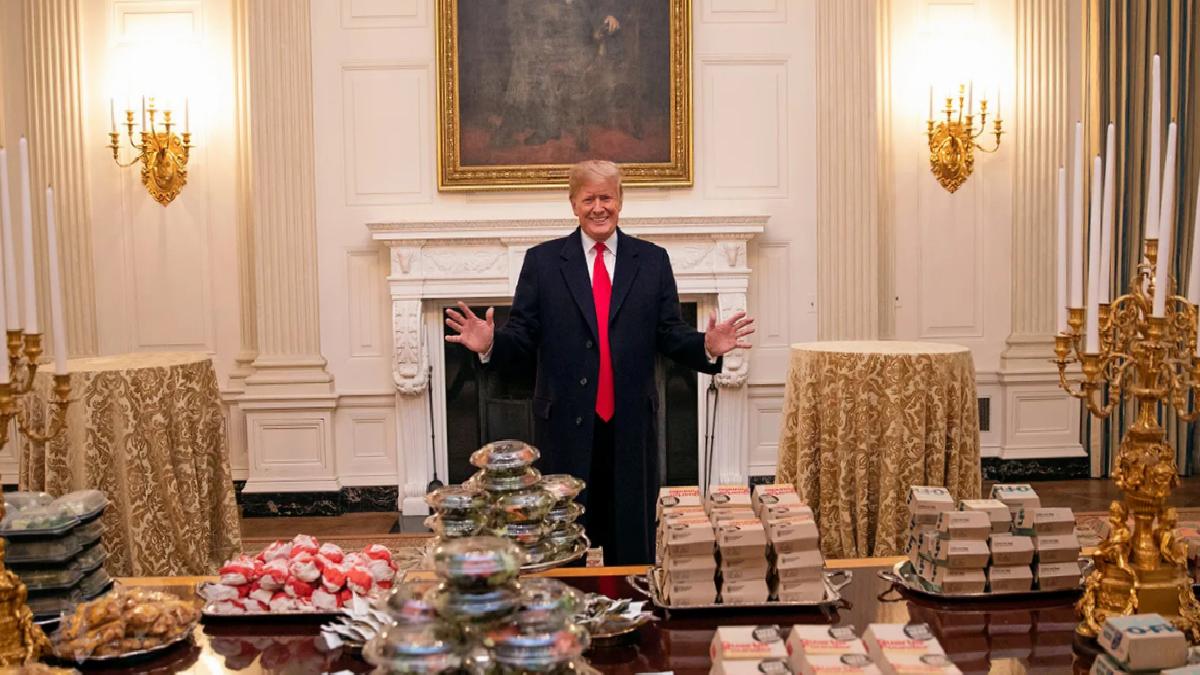 Suudi Arabistan Kraliyet Sarayı’na Trump için taşınabilir McDonald’s şubesi kuruldu