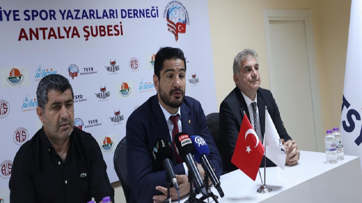 Taha Akgül, Antalya’da gazetecilerle buluştu