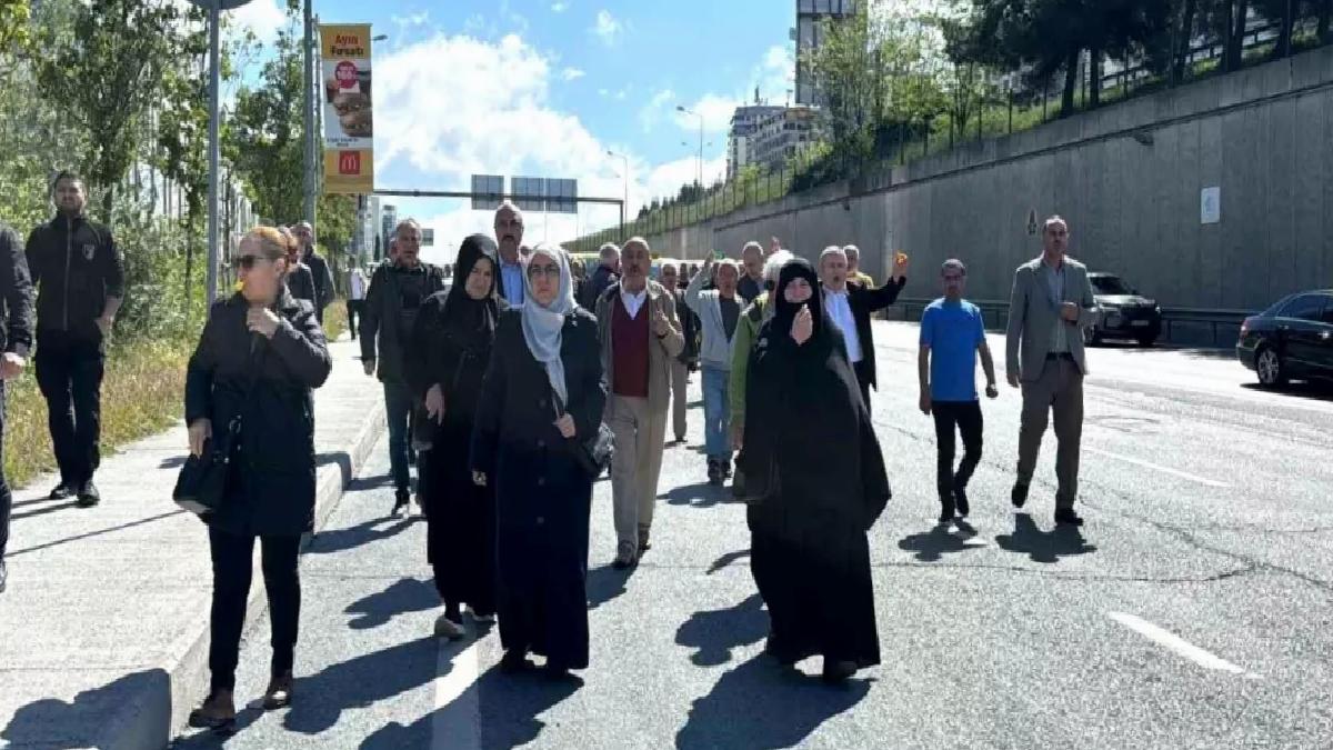 Taksiciler İBB’yi Protesto Etti
