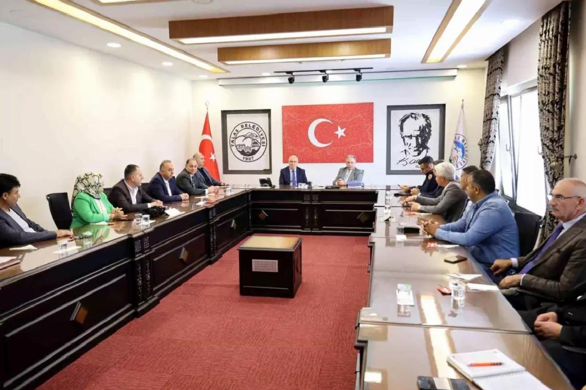 Talas’ta Mahalle Muhtarlarıyla Uyum Toplantısı Düzenlendi