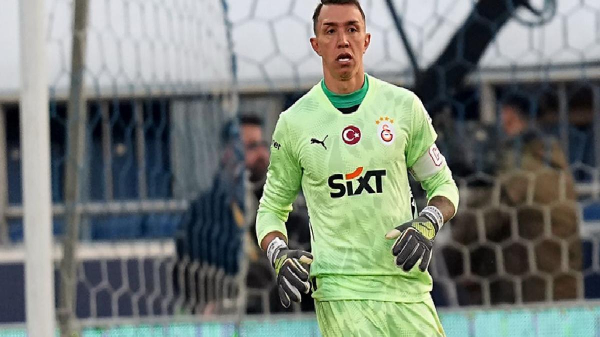 Tarihe geçti! Fernando Muslera, kupalara bir yenisini ekledi