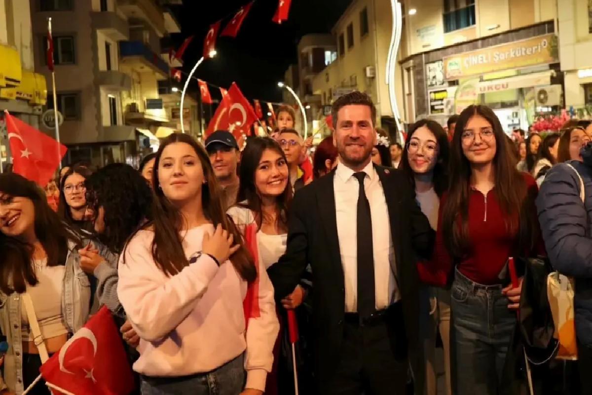 Tavas’ta Gençlik Haftası Konseri: Necati ve Saykolar Coşturdu