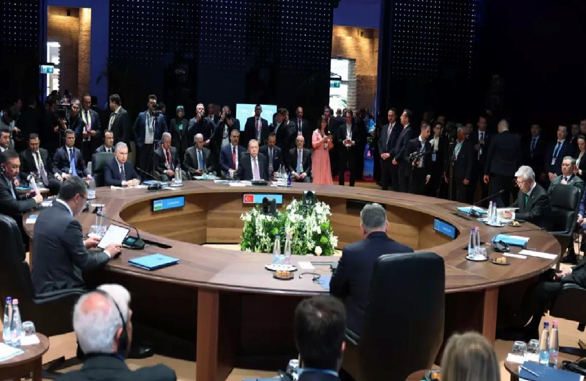 TDT Budapeşte Gayriresmi Doruğu Bildirisi’nde, KKTC’nin Türk dünyasının ayrılmaz modülü olduğu vurgulandı