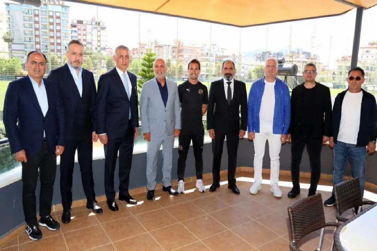 TFF Başkanı Hacıosmanoğlu’ndan Taziye Ziyareti