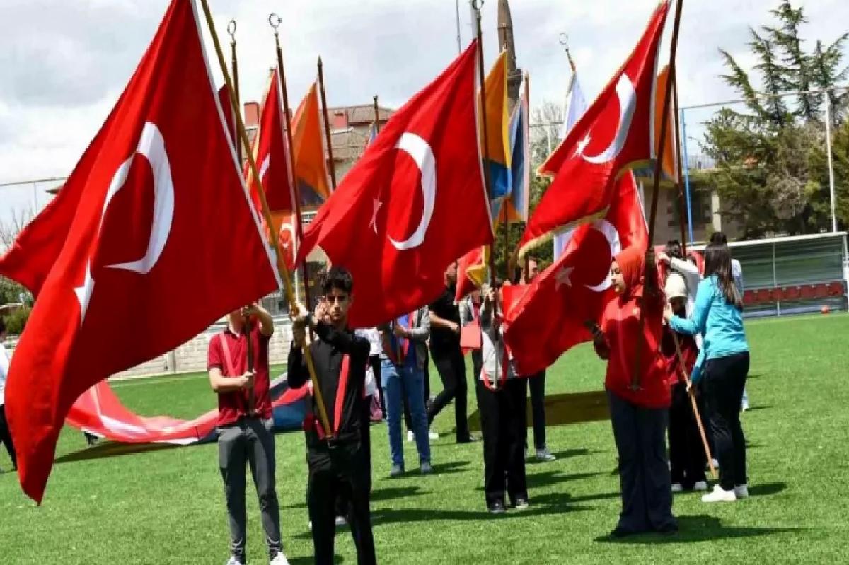 Tomarza’da 19 Mayıs Coşkusu