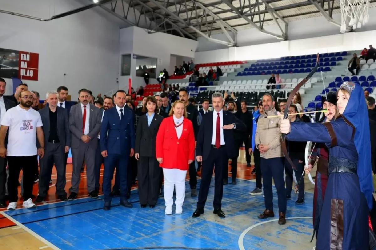 Trabzon ve etraf vilayetlerde 19 Mayıs Atatürk’ü Anma, Gençlik ve Spor Bayramı kutlanıyor